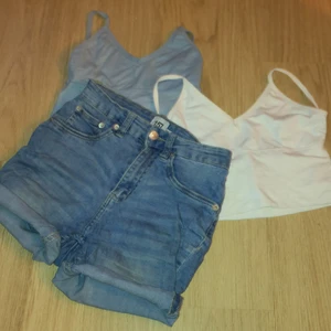 Set - Ett set shortsen är köpta i början av mars 2022 och linnena i november 2021.  Säljer pågrund av det är för litet. Hör gärna av dig om du har någon fråga eller är intresserad. 