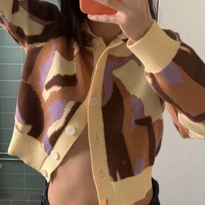 Cardigan  - Cardigan 