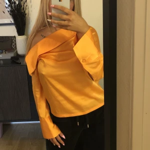 Snygg blus ifrån Nakd  - Ifrån nakd 