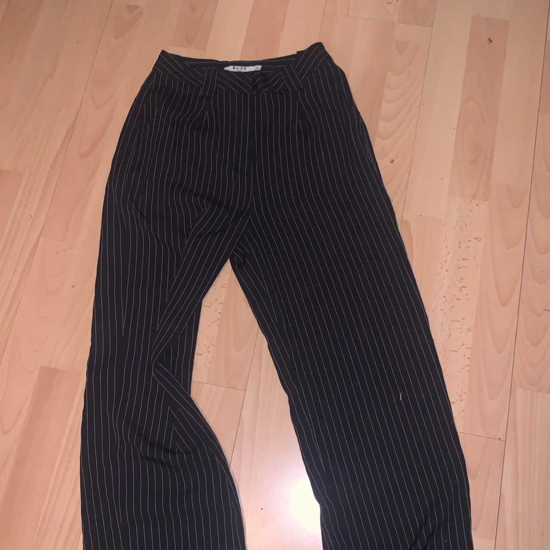 Kritstrecksrandig kostymbyxa  - 90