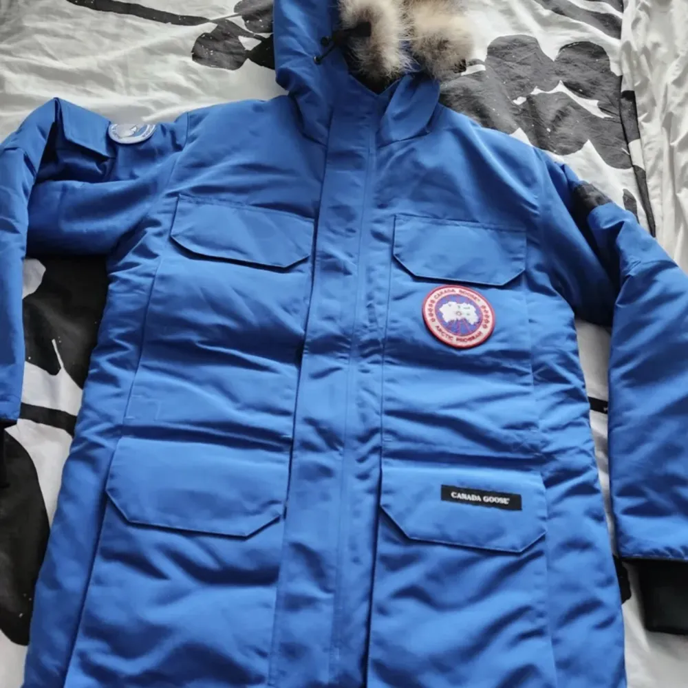  Mens Canada Goose Expedition Parka - small fusion fit. Its new without tags bought wrong size do its new only tried for 2 mins it's a genuine jacket . Jackor.