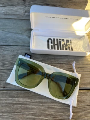 CHIMIEYEWEAR 008 KIWI - Chimi solglasögon 008, färg: KIWI 🥝 Genomskilnigt glas! 