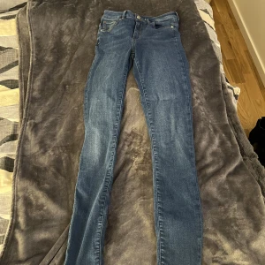 Jeans  - Från Gina tricot 