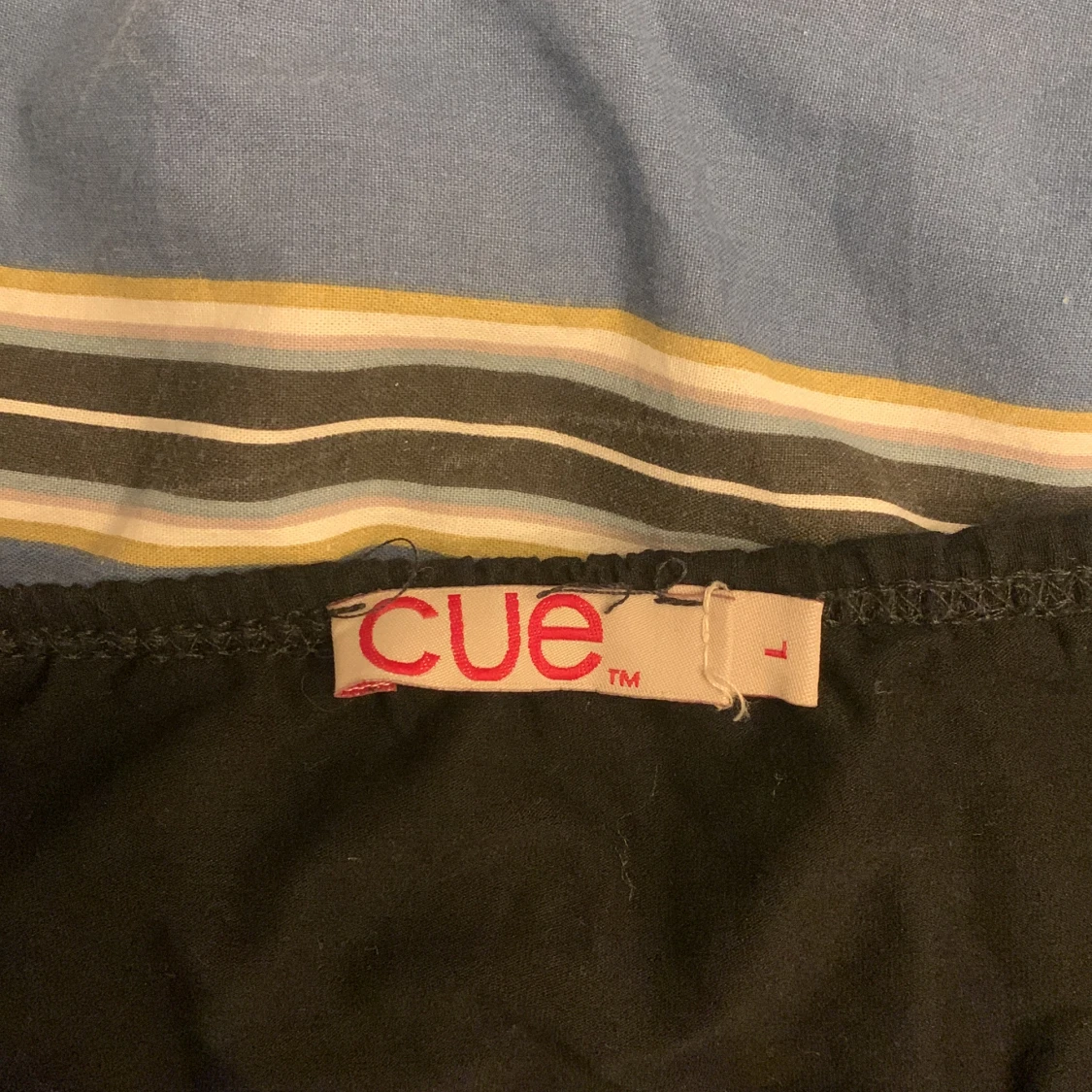 Svart tröja från CUE - 90