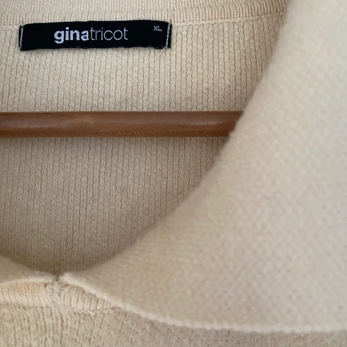 Stickad tröja från GinaTricot - 91