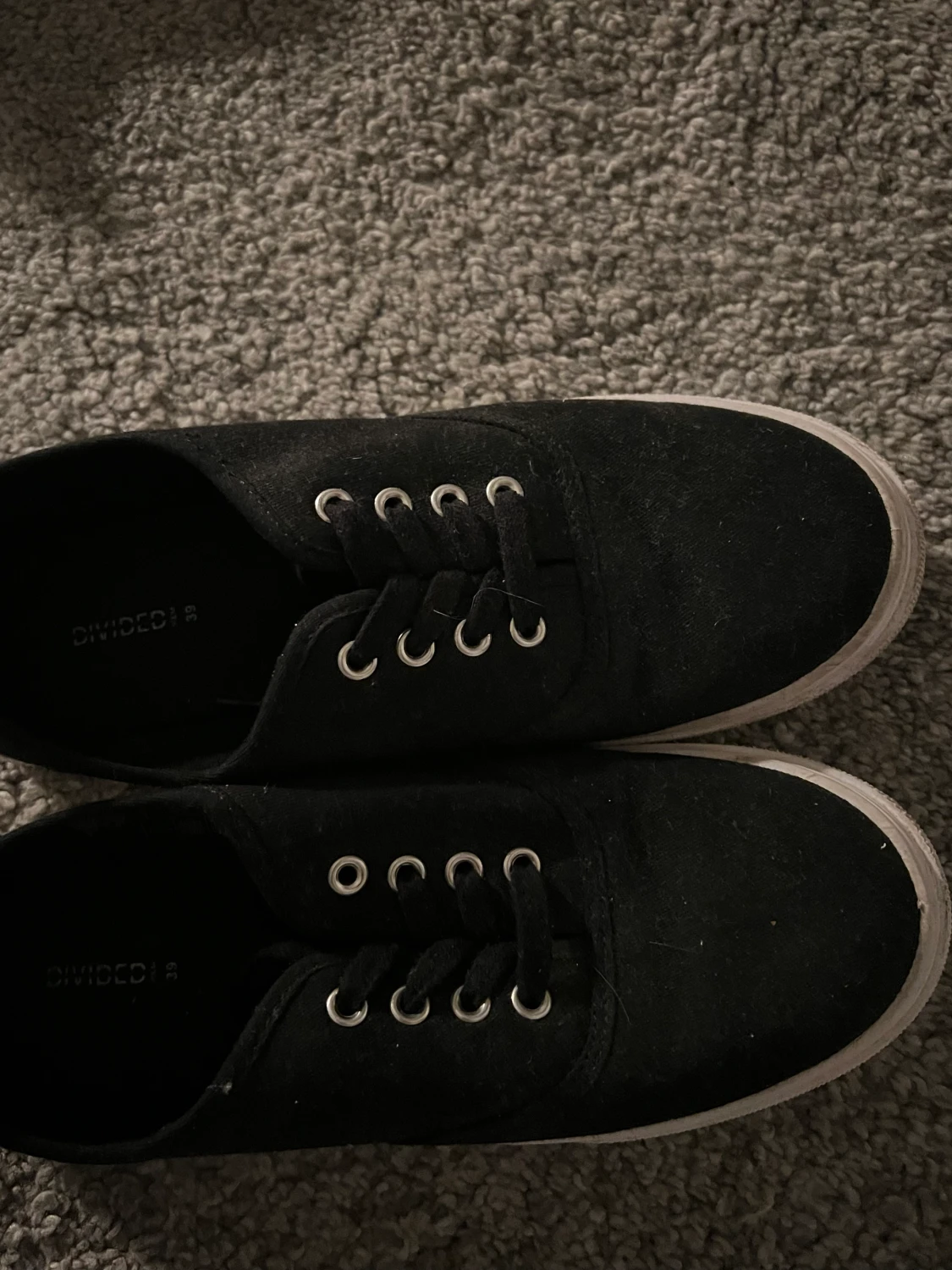 svarta sneakers strl 38 - 90