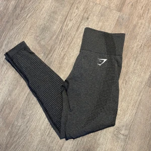 Gymshark tights - Knappt använda gymshark tights i grå’ 