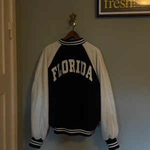  Baseball jacket  -  Baseball jacket text Florida   Storlek l 