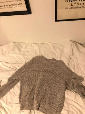 Weekday stickad tröja - Grå stickad tröja