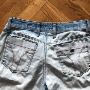 Miss sixty byxor - Hej! Jag säljer nu mina fina miss60 byxor då de inte kommer till användning. De har en härlig färg o hoppas någon anna får användning av dem. Jag kan mötas upp annars får man betala frakt själv <3