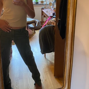 Lågmidjade gröna jeans  - Super coola lågmidjade jeans 