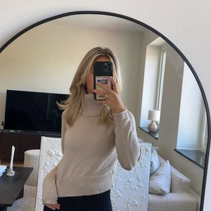 Tröja med krage från NAKD - kommer inte till användning. Storlek xs. 🖤