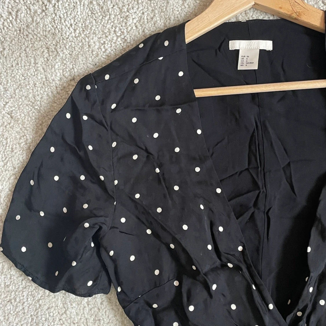 Prickig omlottklänning  - 90