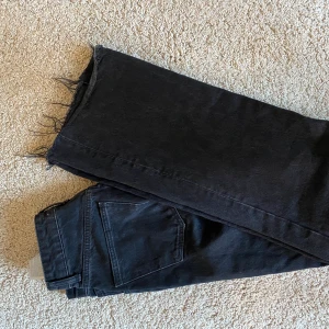 Vida jeans från zara - Nästan helt oanvända från Zara  Högmidjade
