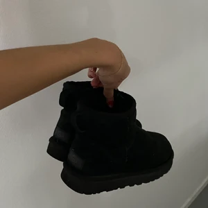 Uggs - Svarta uggs storlek 37/38 äkta!