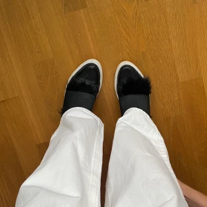 Svarta skor  - säljer pga använder inte, fina stilrena