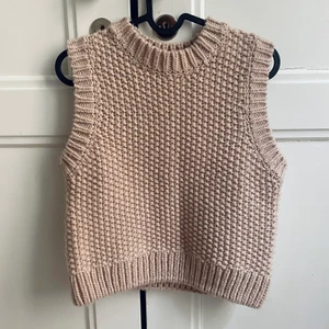 Stickad väst i XS💕 - Så snygg stickad väst från H&M i strl XS.
