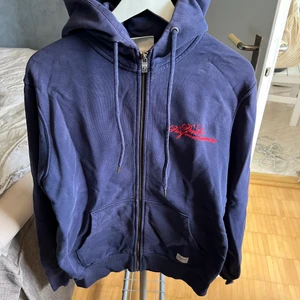 Peak performance - Peak performance huvtröja i bra skick. Storlek medium.