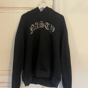 Hidden Cult gothic font hoodie - Mycket använt och urtvättad, oversized 