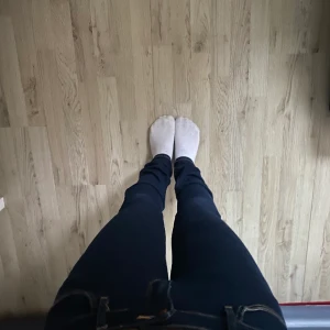 Lowwaist jeans - Lågmidjade jeans om tyvärr är för långa för mig som är 161. Aldrig använda