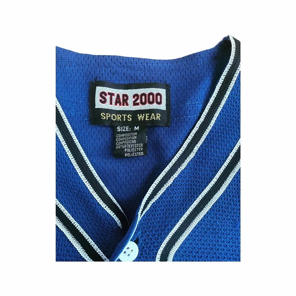 Star 2000 Baseball Jersey 90’s Vintage Unisex ⚾️🤍💯  Pris: •199kr Stl: M Bredd 51cm Längd 69cm  Kontakta mig för mer info 😀. Övrigt.
