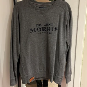Grå sweatshirt från Morris - Snygg sweatshirt från Morris. I bra skick