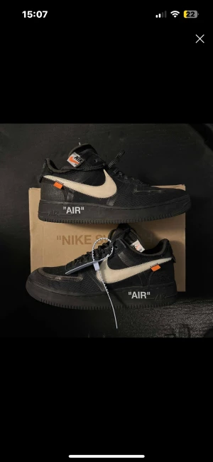 Off-White x Air Force 1 Low Black - Off-White x Air Force 1 Low Black Använda Box finns Äkta Storlek 44
