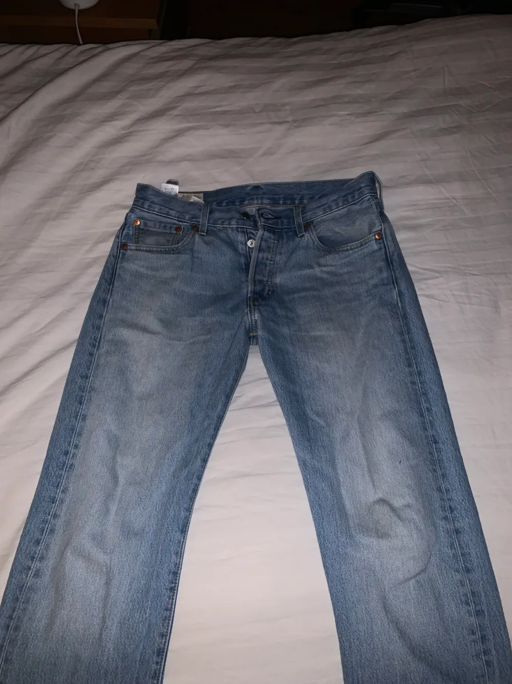 Ett par Levis 501 använda bara litegrann. Jeans & Byxor.