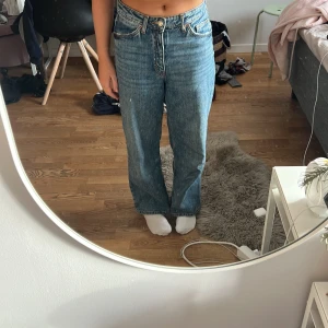 Weekday jeans - Säljer mina weekday jeans i jätte bra skick nästan helt nya