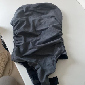 Body Zara - Jättefin grå body från zara i storlek xs