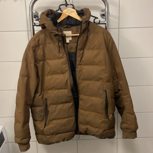 Brun jacka - Windproof Water repellent