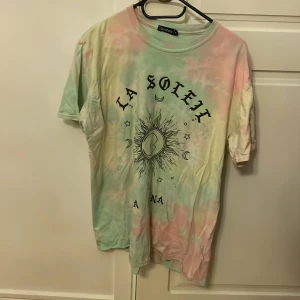 Tie dye tröja - Från boohoo, stor o skön