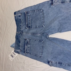 Zara byxor  - Helt oanvänd  storlek xs . Köpare står för frakten🤙