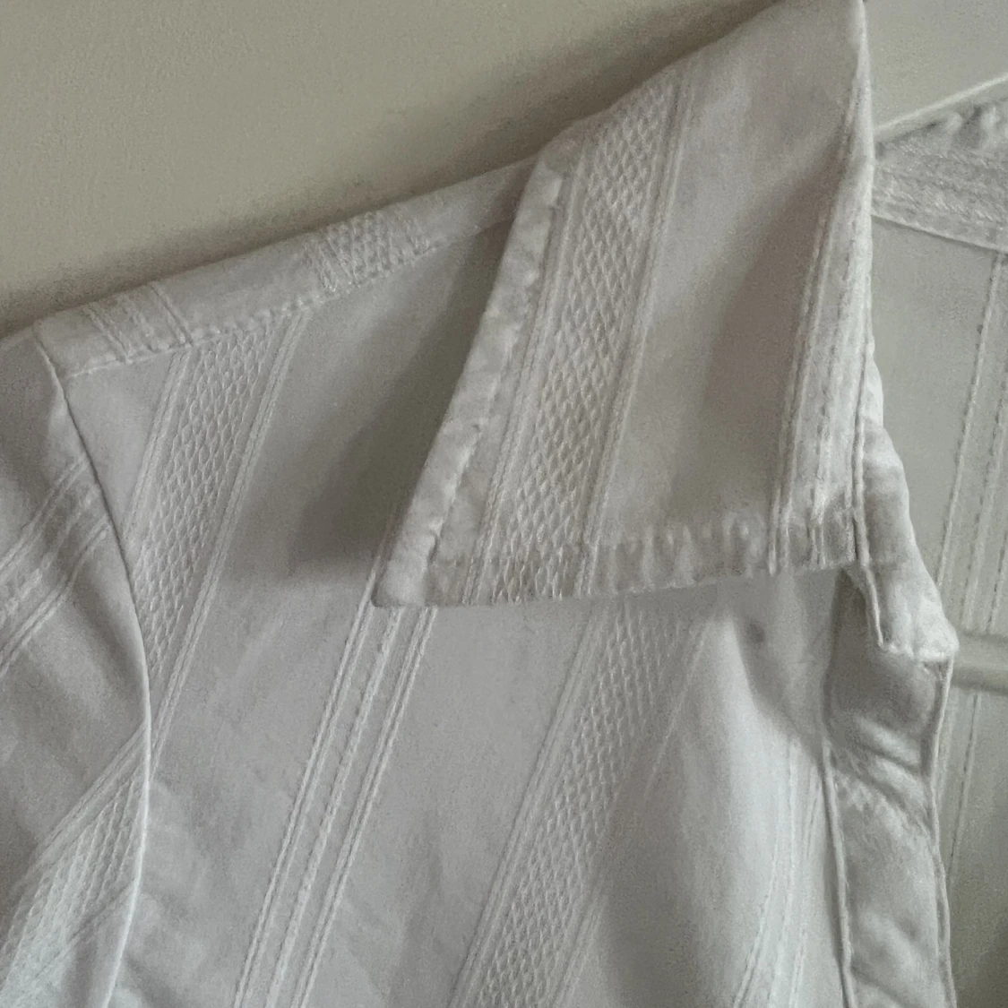 Broderad Vit Skjortblus  - 90