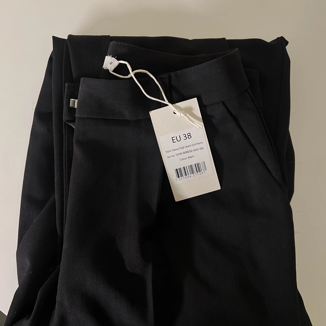 Oanvända kostymbyxor från nakd  - 91