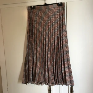 Underbar kjol från H&M! - Prislapp kvar, inte ens provad