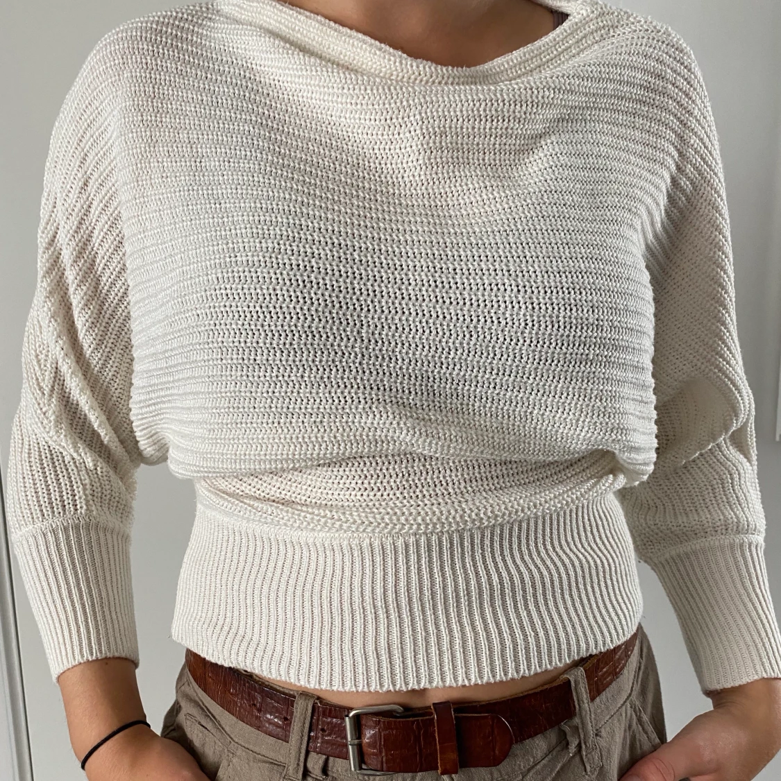 Vit stickad tröja