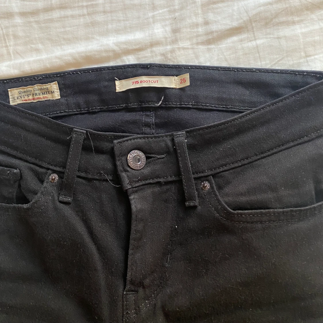 Levis bootcut storlek 25