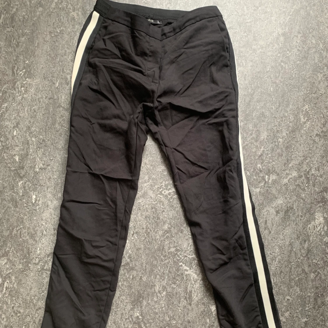 Svarta byxor från Zara storlek M - 91