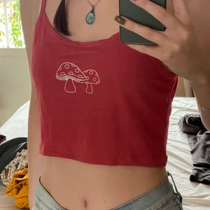 Kort linne från shein - Väldigt söt med svampar på, kommer bara aldrig till användning 💕