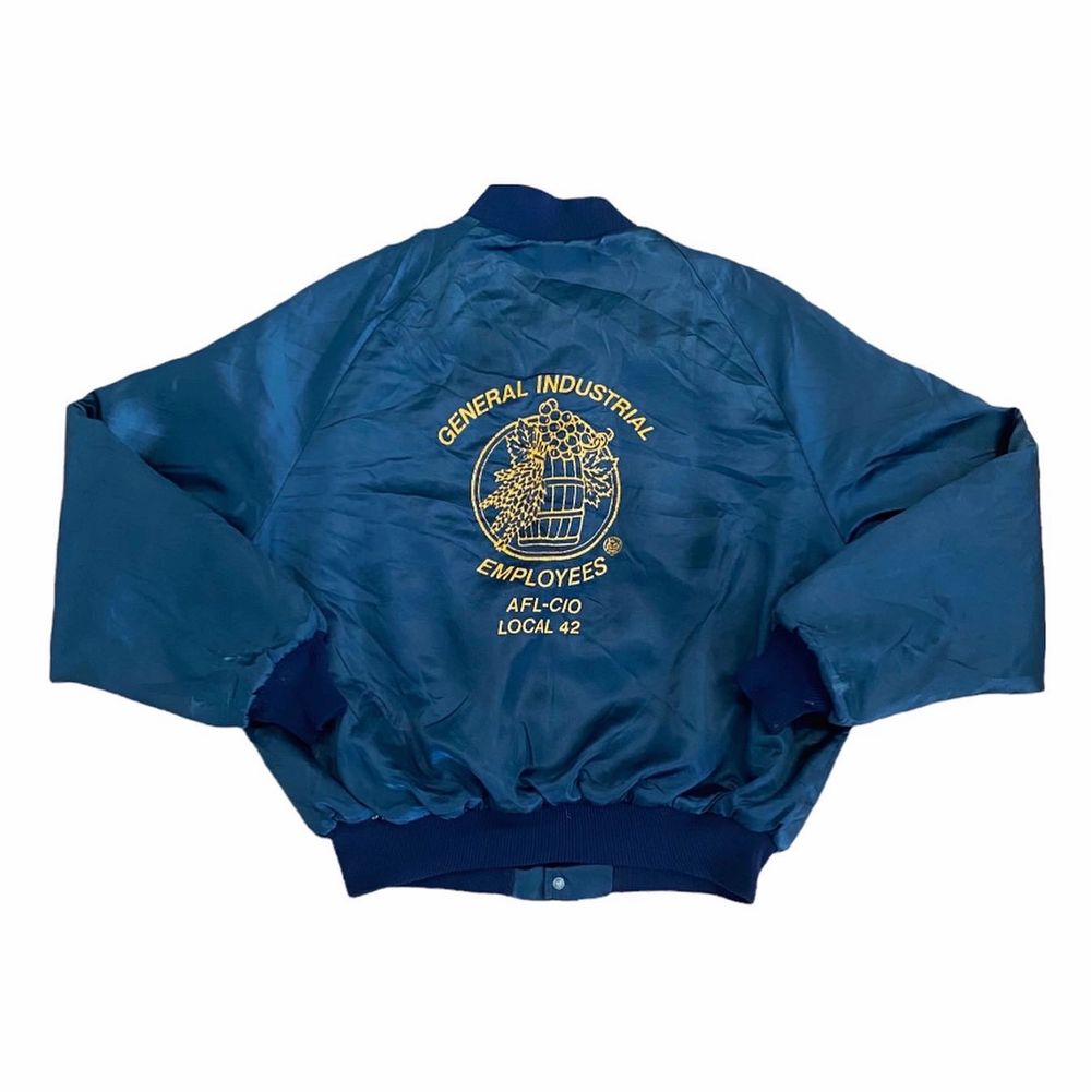 King Louie United Garment Workers Of America Jacka Vintage 90’s Unisex  🇺🇸   Pris: • 450kr Stl: L Bredd 63cm Längd 63cm Kontakta mig för mer info 😀. Jackor.