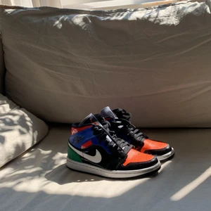 Air Jordan 1 mid - Storlek 38, använda 1 gång. Kvitto finns, leverans i annan låda