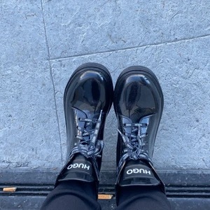 Stövlar från Hugo Boss  - As balla stövlar, kan dock inte ha dom pga fel storlek, dock är dom använda fåtalet gånger. 