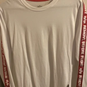 Alpha industri tröja  - Aldrig använd 