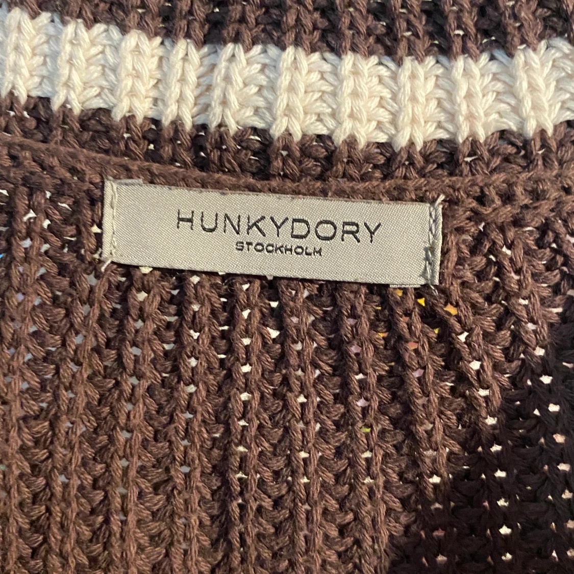 Stickad tröja med vida ärmar - 91