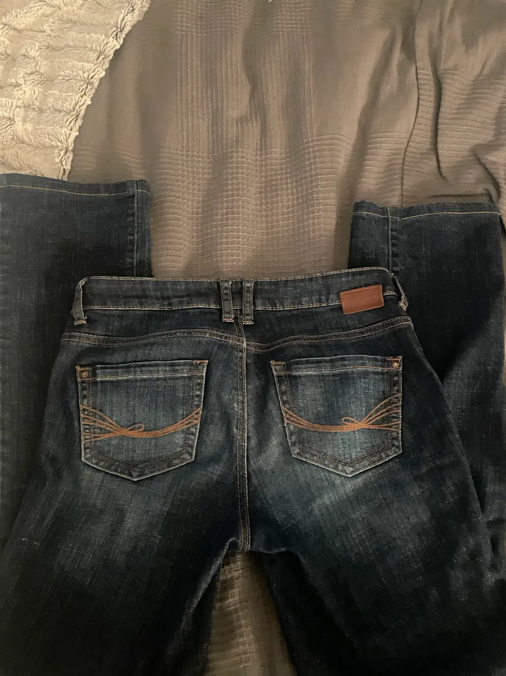 Jättefina low waist Tom Tailor vintage bootcut jeans!💗 Säljer pga att de är för stora💘 Köpare står för frakt! Pris kan diskuteras!!. Jeans & Byxor.