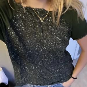 Fest topp - Fest & vardagstopp med mönster på! 