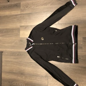 La Vichy tröja  - La Vichy tröja storlek xs, helt ny för 300 kronor