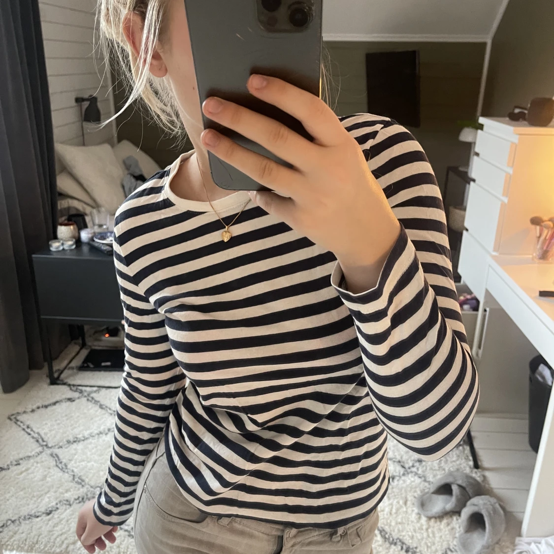 Blå vit randig tröja