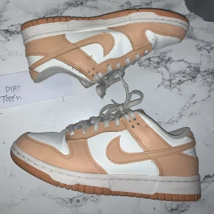 Nike dunk harvest moon - Storlek 38,5 OG låda finns Fint skick  Digitalt kvitto går att lösa 1500kr